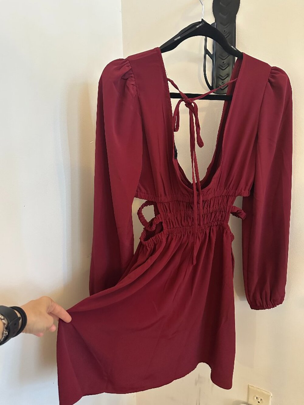 Forever 21 Burgundy Side Cutout Mini Dress Long Sleeve V Neck Size S summer